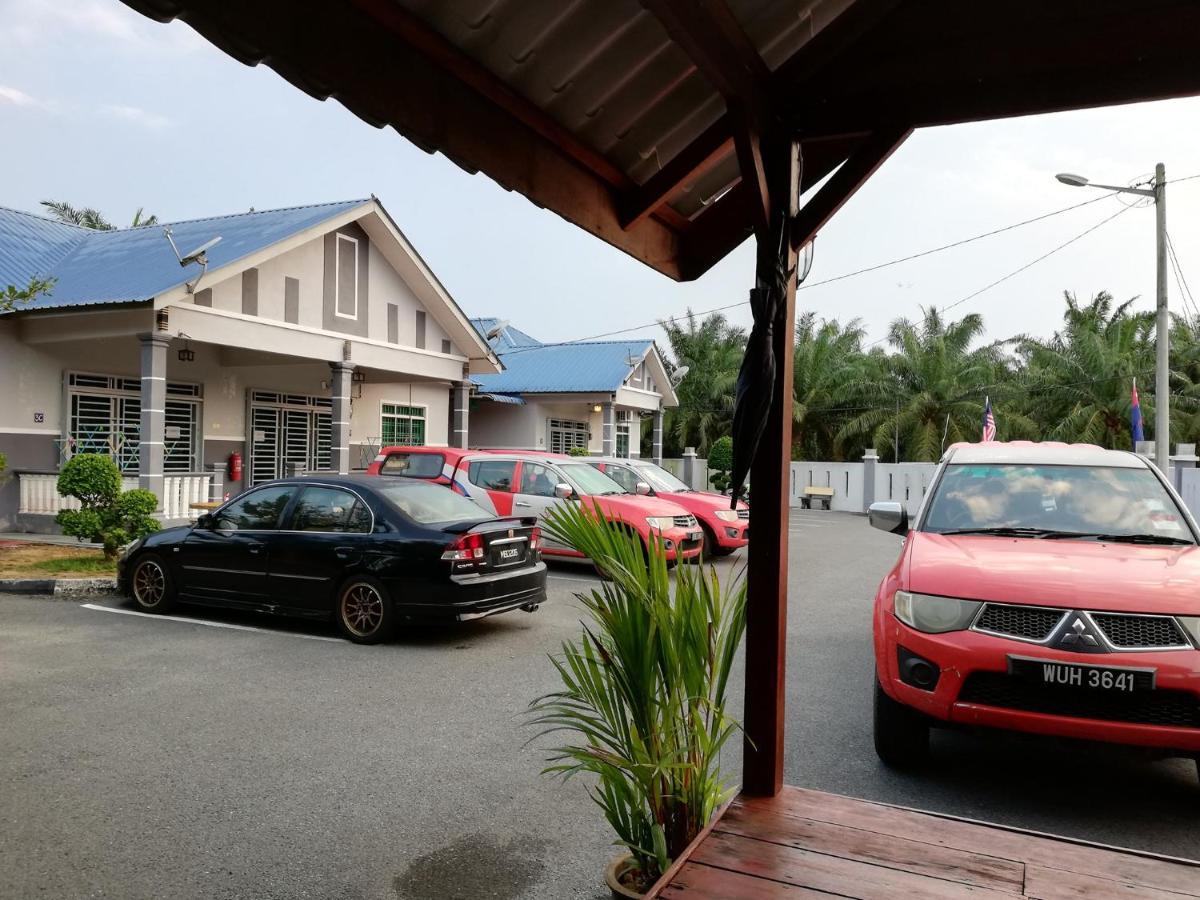 Homestay Hj Esmon Parit Raja Uthm Batu Pahat Ngoại thất bức ảnh