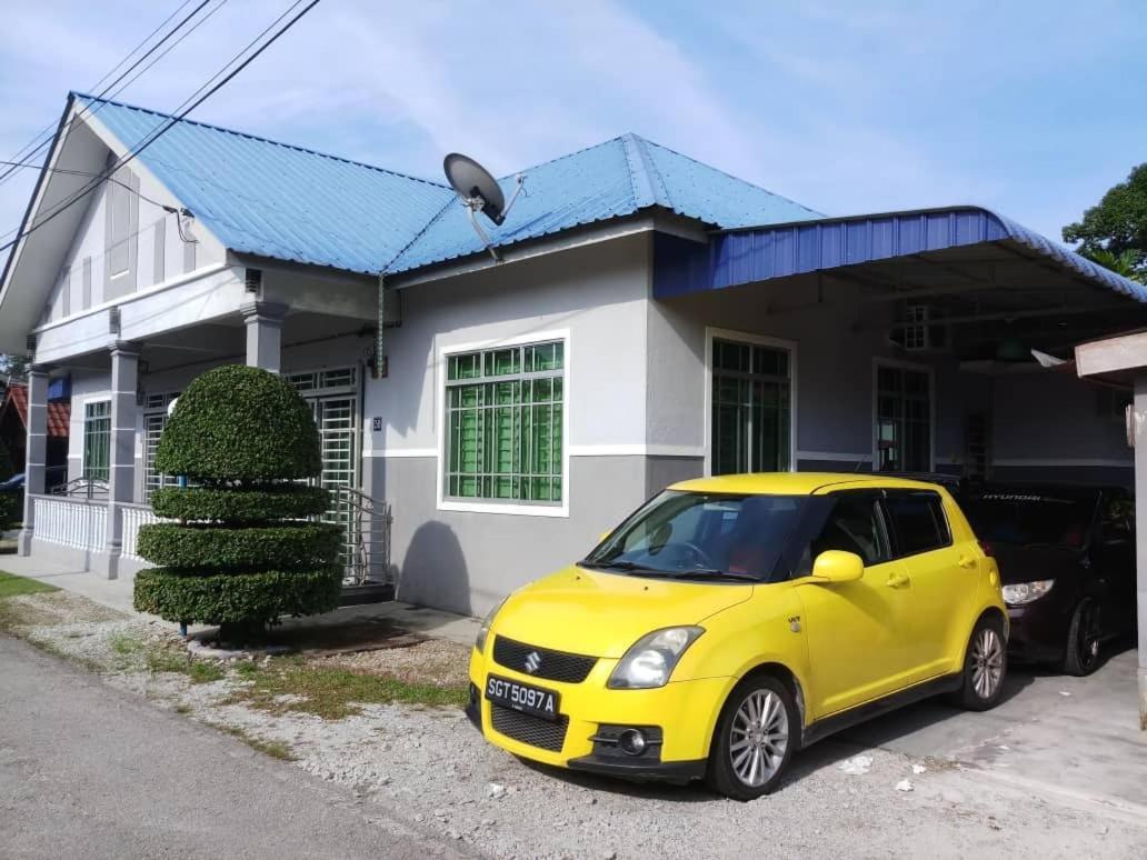 Homestay Hj Esmon Parit Raja Uthm Batu Pahat Ngoại thất bức ảnh