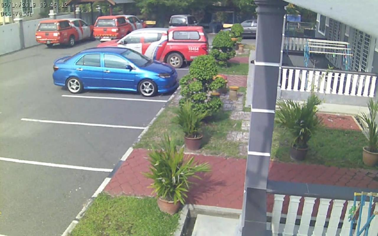 Homestay Hj Esmon Parit Raja Uthm Batu Pahat Ngoại thất bức ảnh